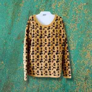 Andree by Unit | NWOT | Tan/Black Leopard Print Fuzzy Knit Sweater (SIZE M)